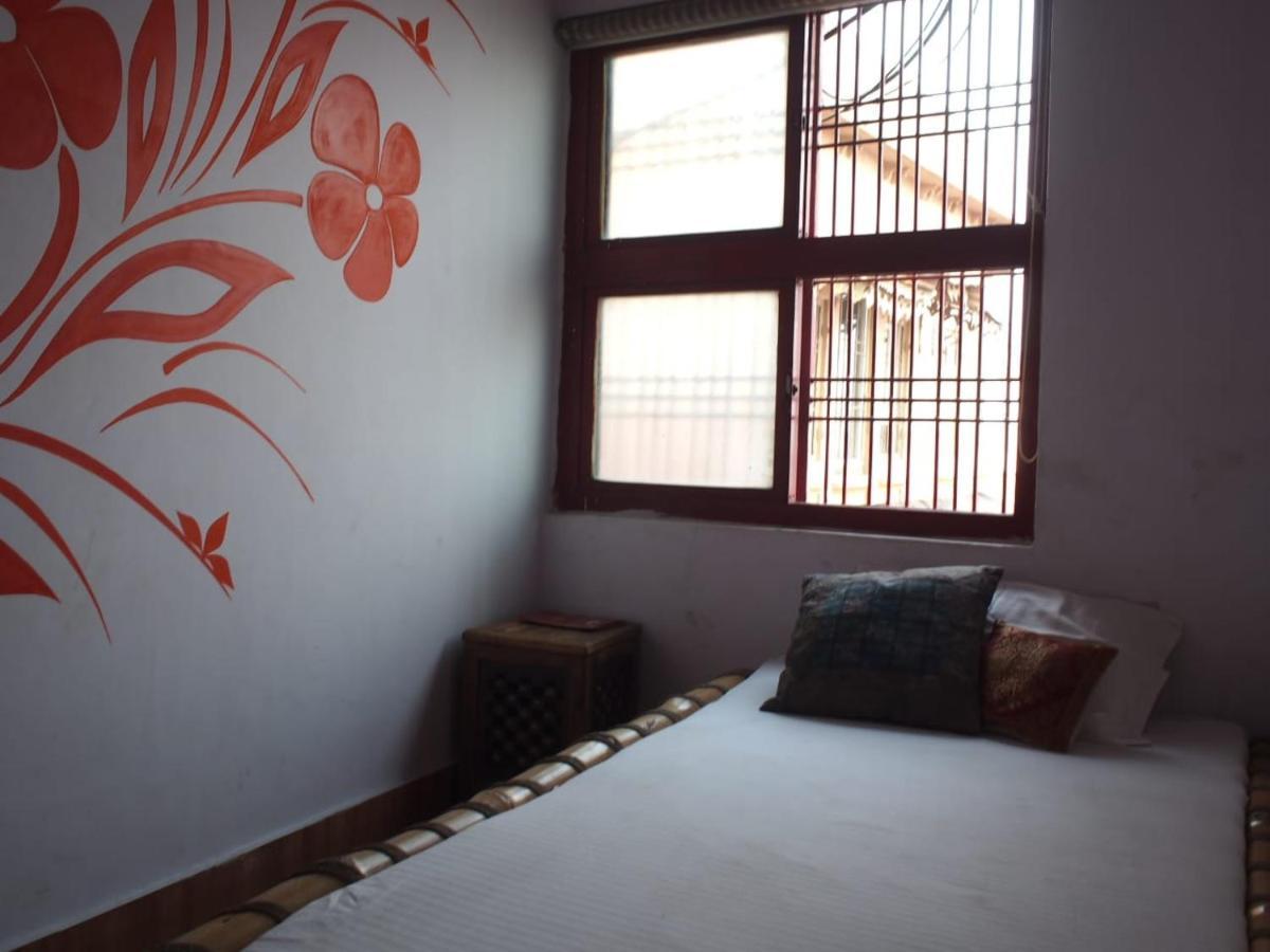 Shri Guest House Varanasi Exterior photo