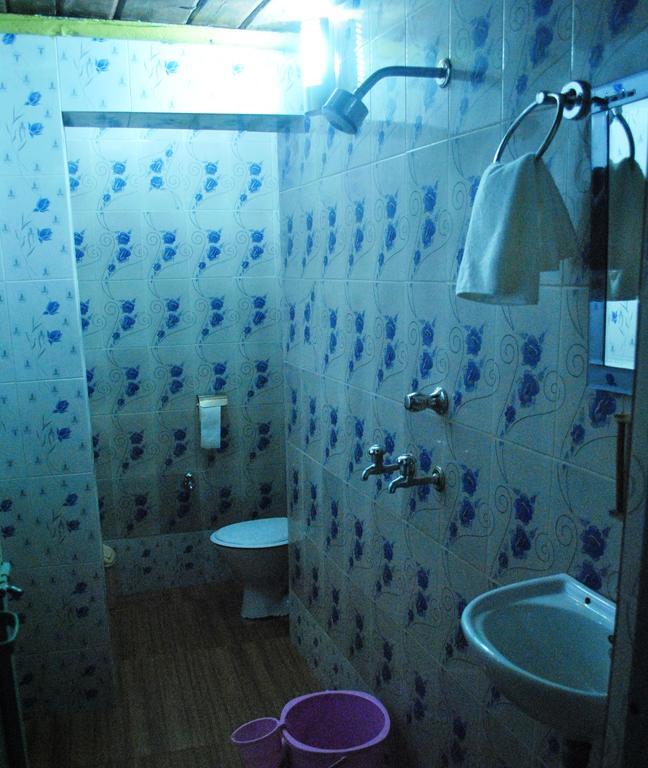 Shri Guest House Varanasi Room photo