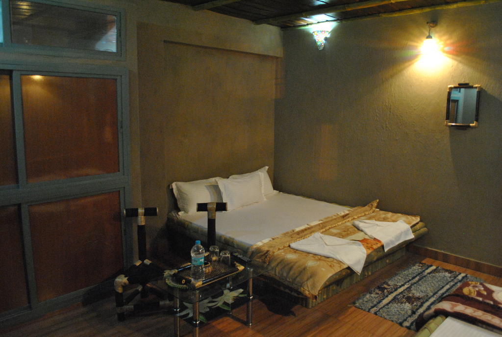 Shri Guest House Varanasi Exterior photo