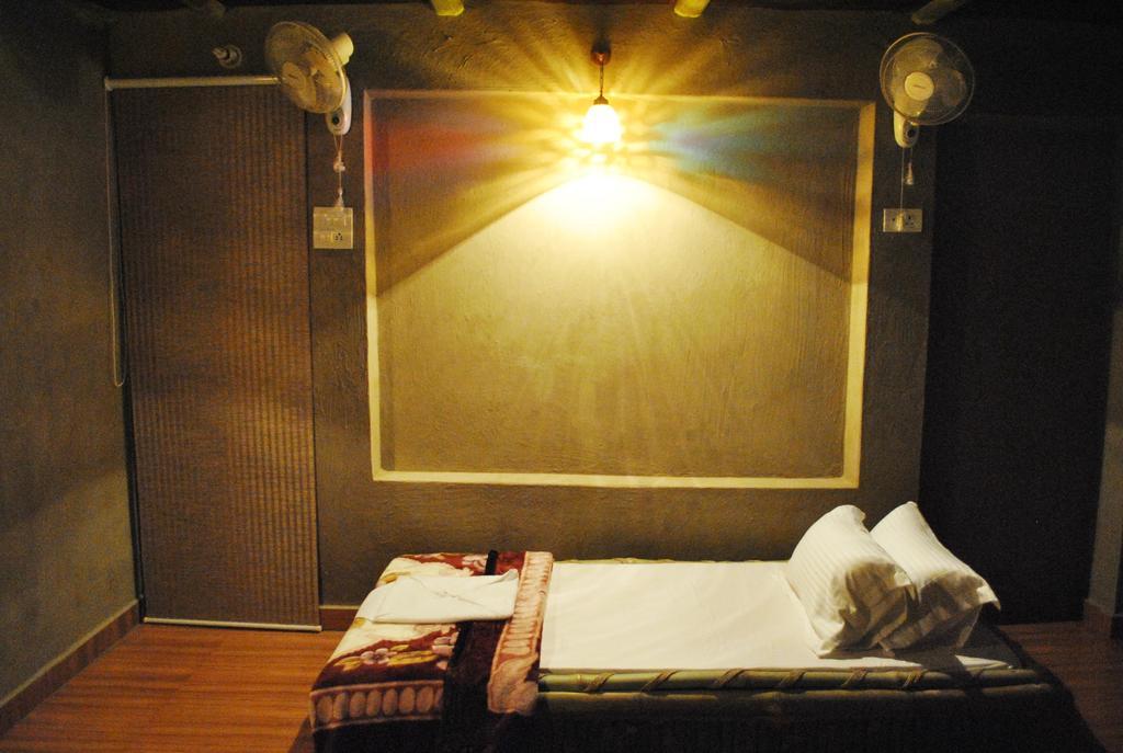 Shri Guest House Varanasi Exterior photo